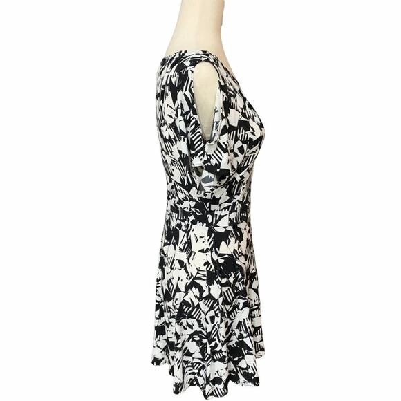Bcbg open one sleeve dress black and white abstract pattern size S - Picture 4 of 6